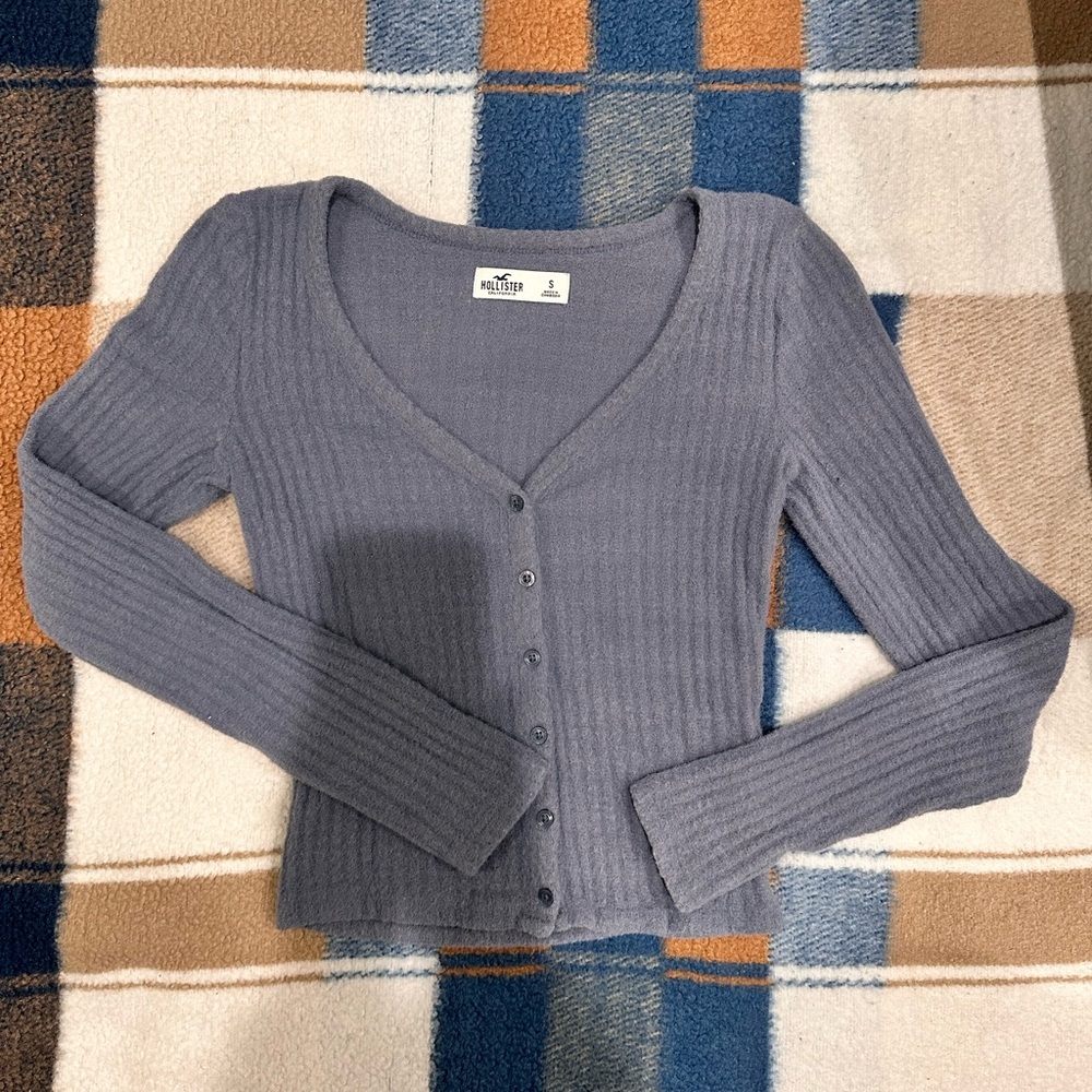 HOLLISTER
